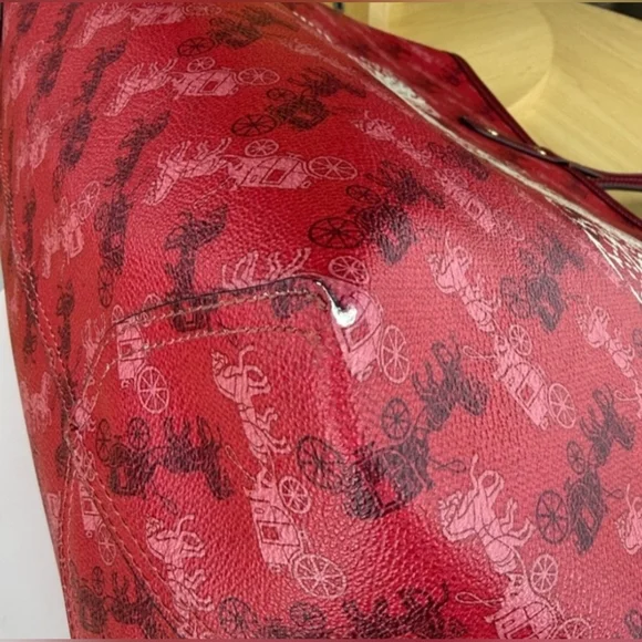 COACH- Reversible City ToteWith Horse and Carriage Print - Picture 7 of 11